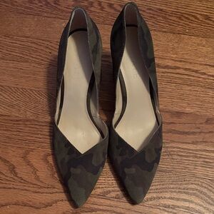 1. State Camouflage Pointed Toe Heels